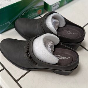 Easy Street Gray Gilly Mule Shoes